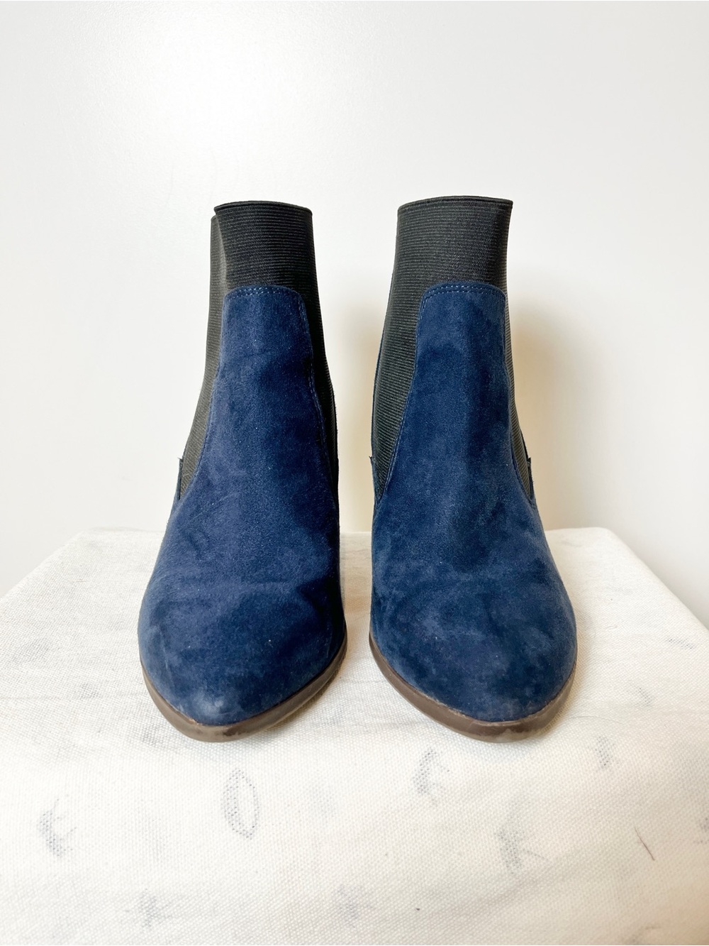 Fioni Navy Blue Faux Suede Chelsea Booties – Gold Zip Block Heel Ankle Boots 8 - Picture 3 of 12